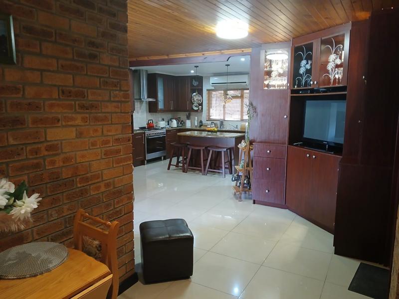 4 Bedroom Property for Sale in Rustdal Western Cape